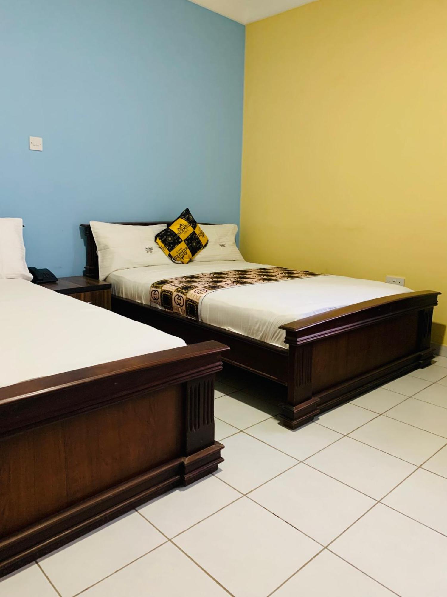 Dc Ambassadors Hotel Dawhwenya エクステリア 写真