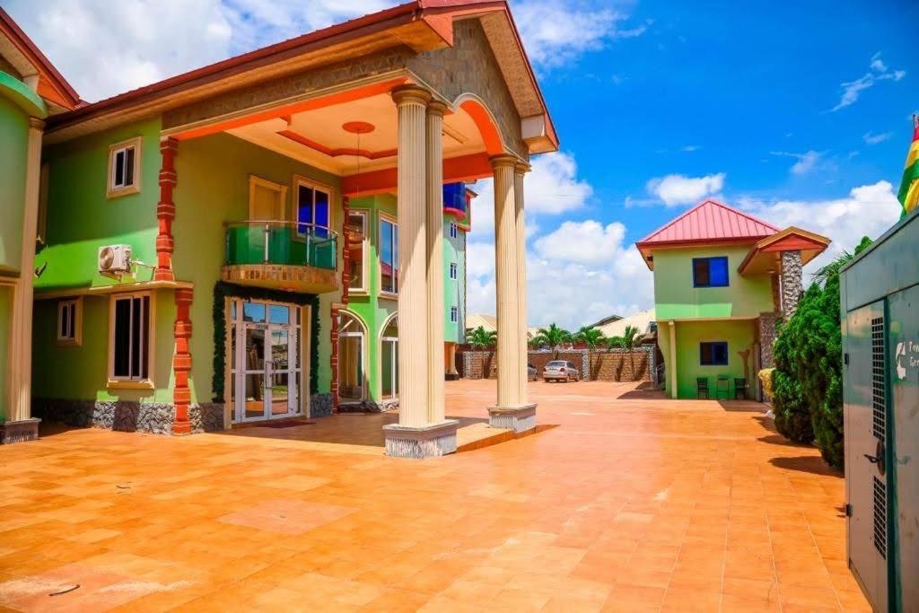 Dc Ambassadors Hotel Dawhwenya エクステリア 写真